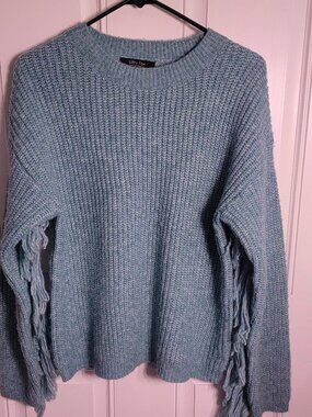 SWEATER WITH FRINGE